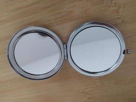 Zrkadielko do kabelky,