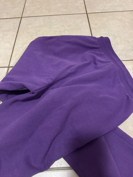 Fialové tepláky, s