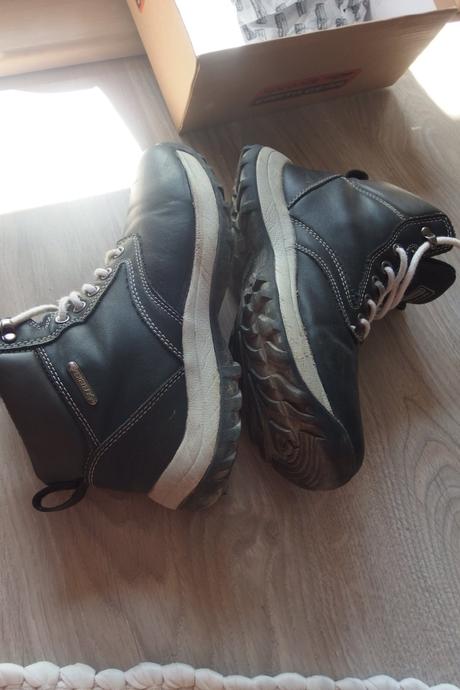 Čierne turistické, 38