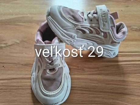 Darujem na donosenie, 29