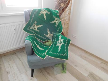 Smaragdovo zelený set obrusov ručne vyšívaný, 