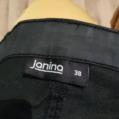 Čierne nohavice, 38