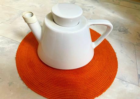 Porcelánová kanvica,