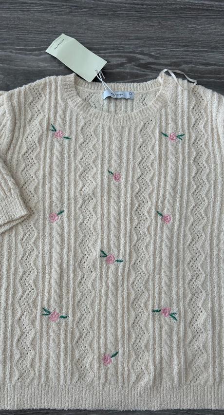 Úpletové tričko s ružičkami, reserved,36 / 38 / l / m / s