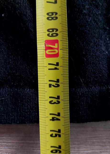 Pletené zimné šaty s perličkami, 134