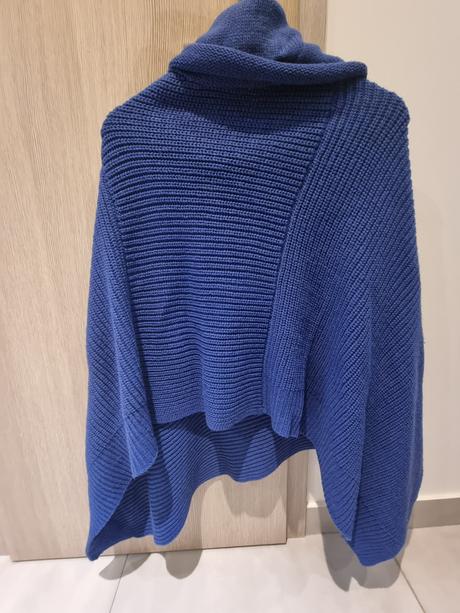 Modré pončo pieces, 