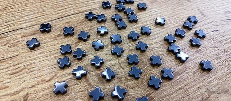 Hematitový krížik 8x8 mm - čierny, 