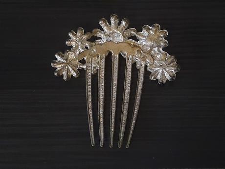 Spona - ozdobný hrebeň do vlasov,