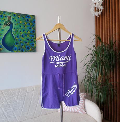 Letný fialový overal s nápisom miami shein, s