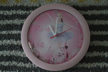 Nástenné hodiny barbie,