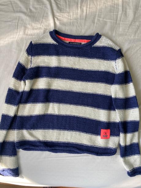 Svetrik, reserved,140