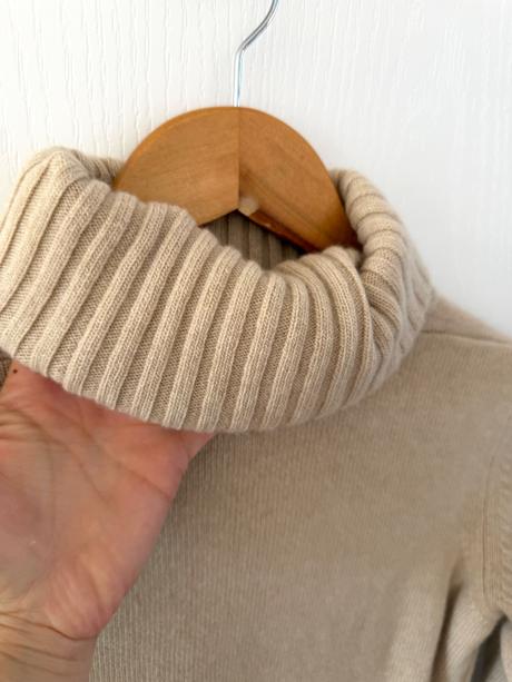 Luxusný béžový sveter / šaty s rolak kašmír merino, s