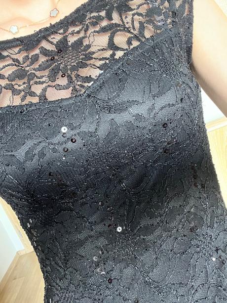 Cierne cipkovane minisaty, s