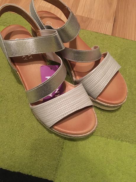Strieborné sandále, 36