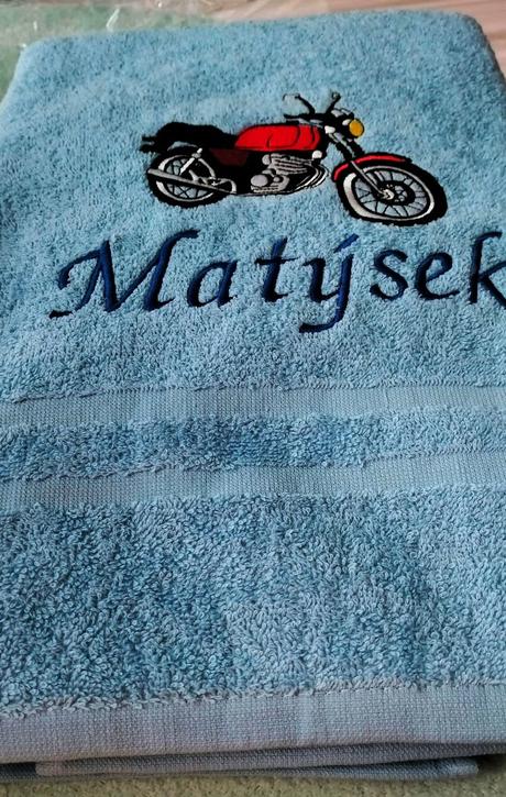 Osuška s motorkou a menom "matýsek",