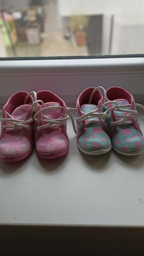 Papučky na šnúrky 2x veľ.25, 25