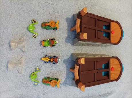 Štartovacie rampy a autá angry birds, 