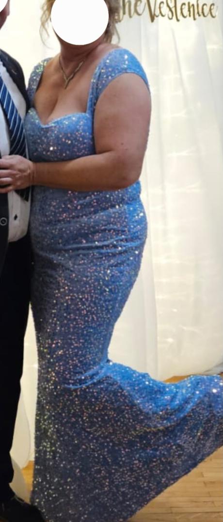 Spoločenské šaty, 46