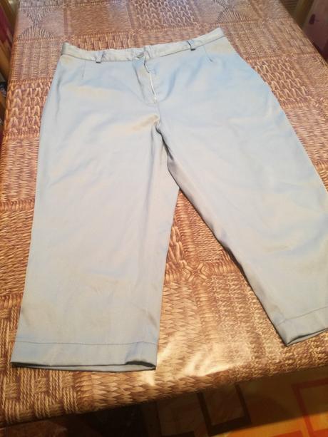 Trojstvrtove nohavice, 42