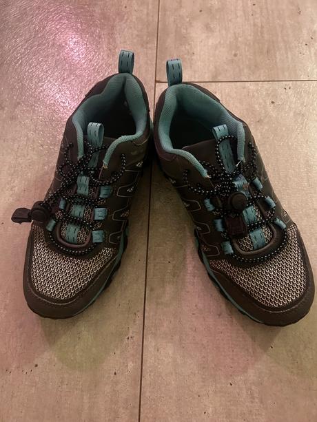 Turisticke topanky, 35