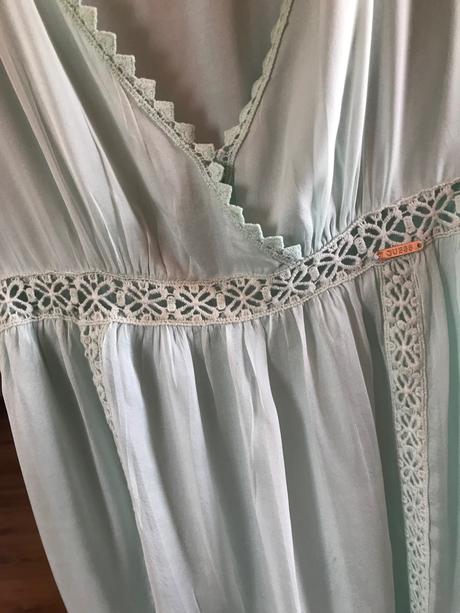 Saty guess z pravého hodvábu 40/42, guess,l