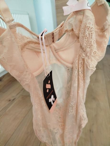 Krásne čipkované body, 70d