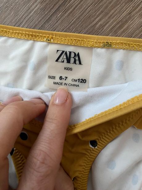 Plavky s volanmi, zara,122