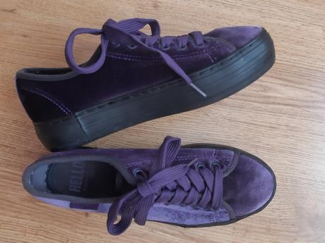 Zamatové tenisky, 37