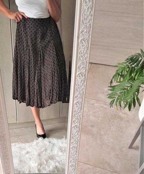 Hnedá sukňa-42, 42