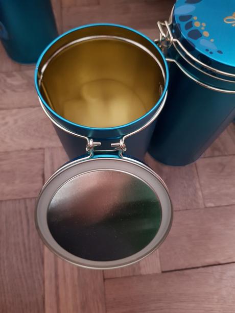 Zberateľské dózy na kávu tchibo, 