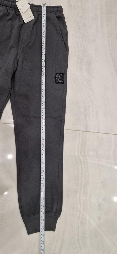 Tepláky zn. reserved - v. 170 nové, reserved,170