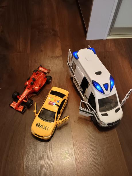 Autá policajné,taxík,formula, 