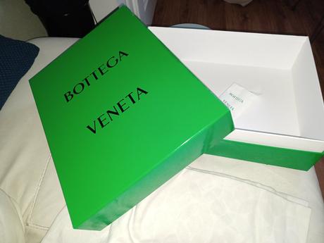 Bottega veneta krabica,