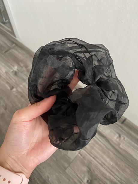 Bodkovana gumka do vlasov, zara