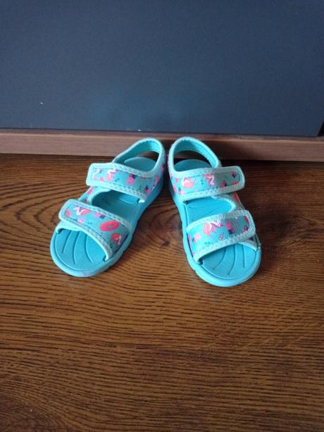 Sandálky, 24