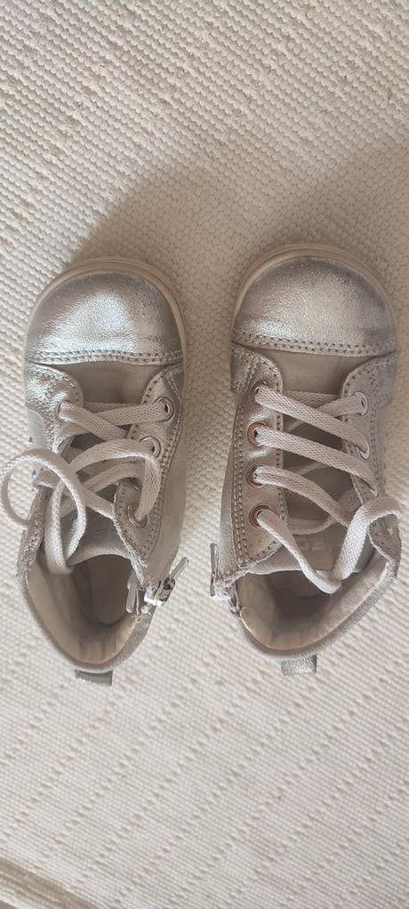 Celokozene boticky, 22