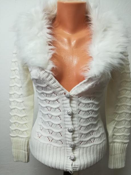 Biely svetrík s bundičkou, m