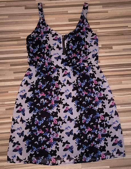 Letné motýikové šaty, 38