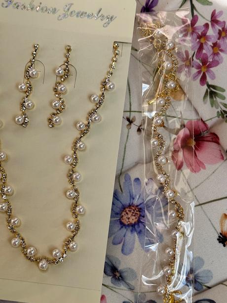 Novy set sperkov, 