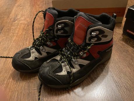 Turisticke topanky, 35