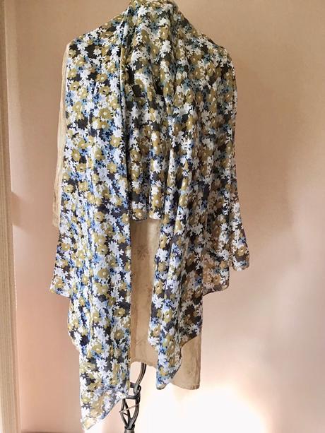 Kvietkovaný šalik,