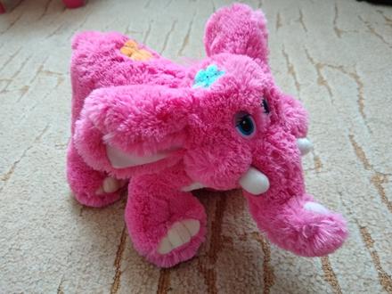 Plyšovy jemný slon.,