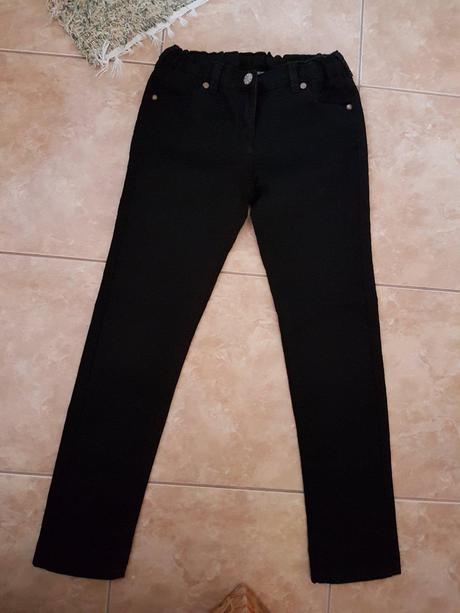 Nohavice čierne, 122