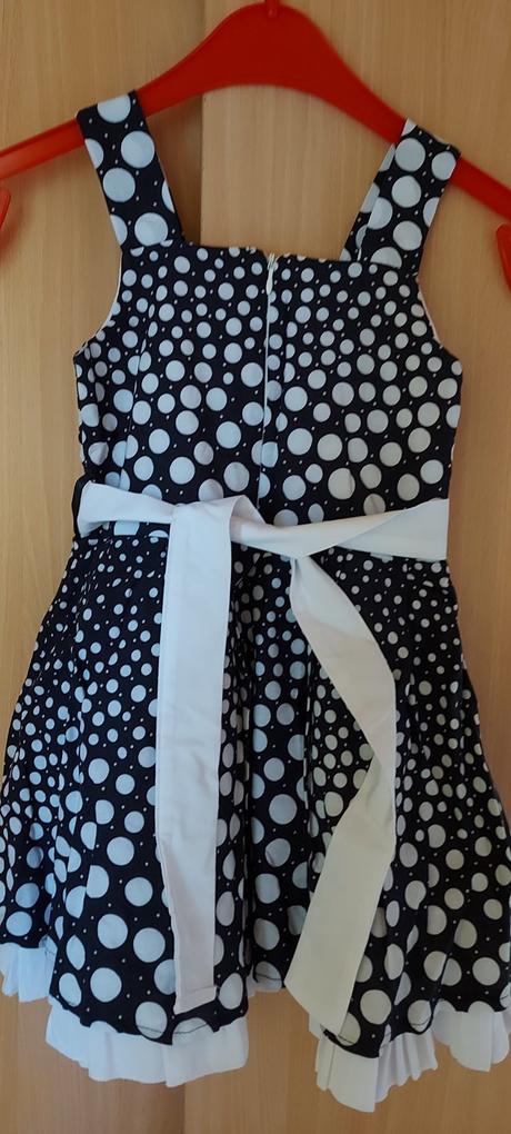 Slavnostne saticky, 104