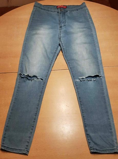 Predám tenké roztrhané rifle veľ.s, s