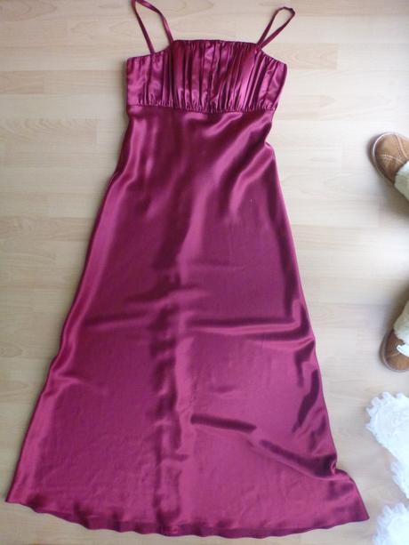 Elegantné saténové šaty, l