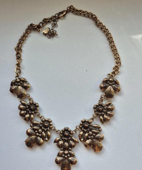 Náhrdelník, new yorker