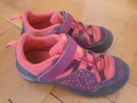 Turistické tenisky, quechua,34