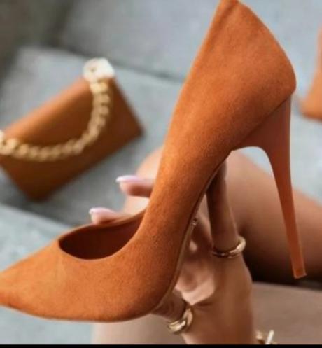 35 a 36 skoricove semišove lodicky, 35 / 36