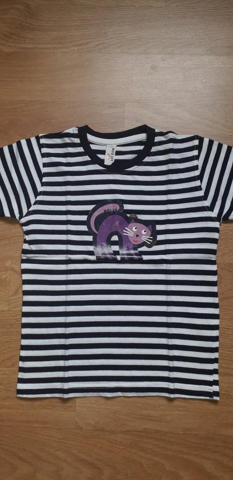 Pruhované tričko mačka, 122